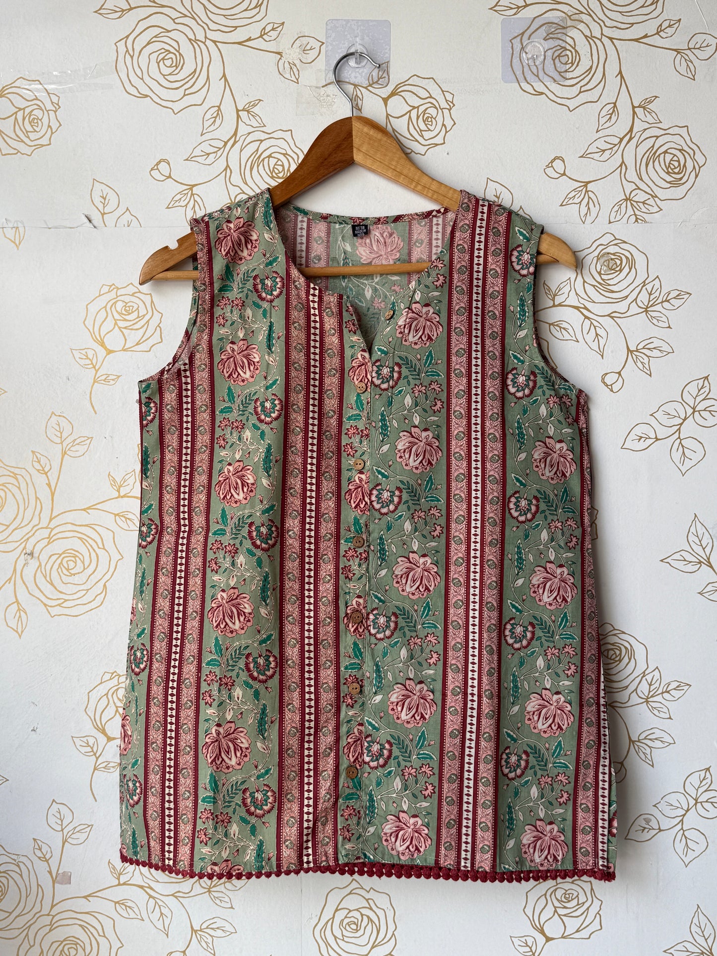 Rose Garden Sleeveless Blouse
