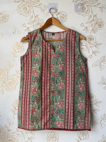 Rose Garden Sleeveless Blouse