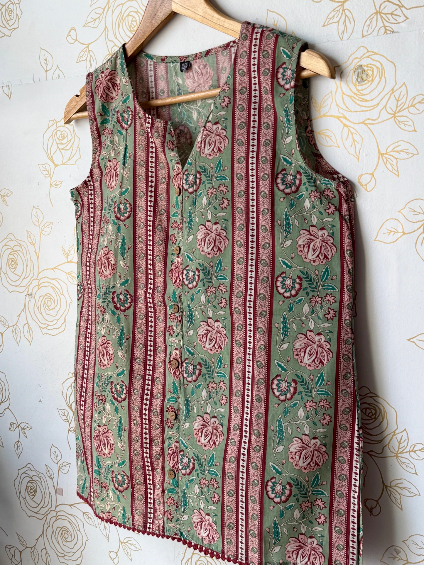 Rose Garden Sleeveless Blouse