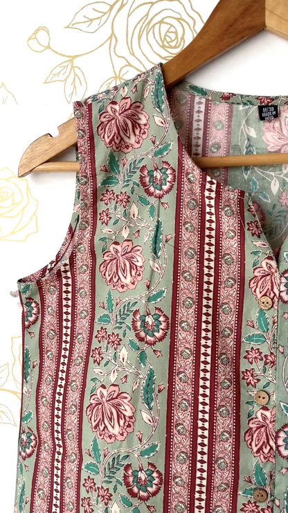 Rose Garden Sleeveless Blouse